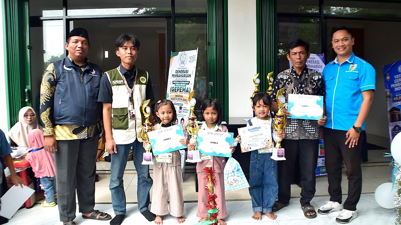 Apresiasi Prestasi Juara & Penyerahan Trofi Piala